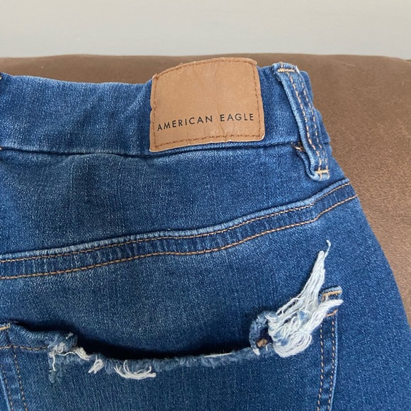 American Eagle Hi Rise Jegging size 2 Short; Distressed - Picture 10 of 10